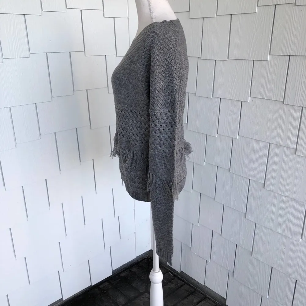 BB Dakota Women's Grey Candace Sweater with Hip and Forearm Fringe Detail sz S - Image 4