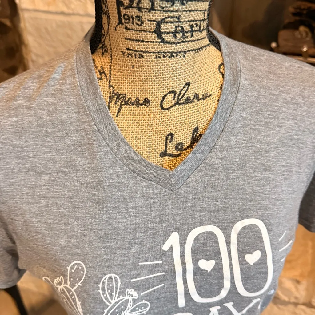 Source Unknown Heather Gray Graphic V-Neck Tee - Image 4