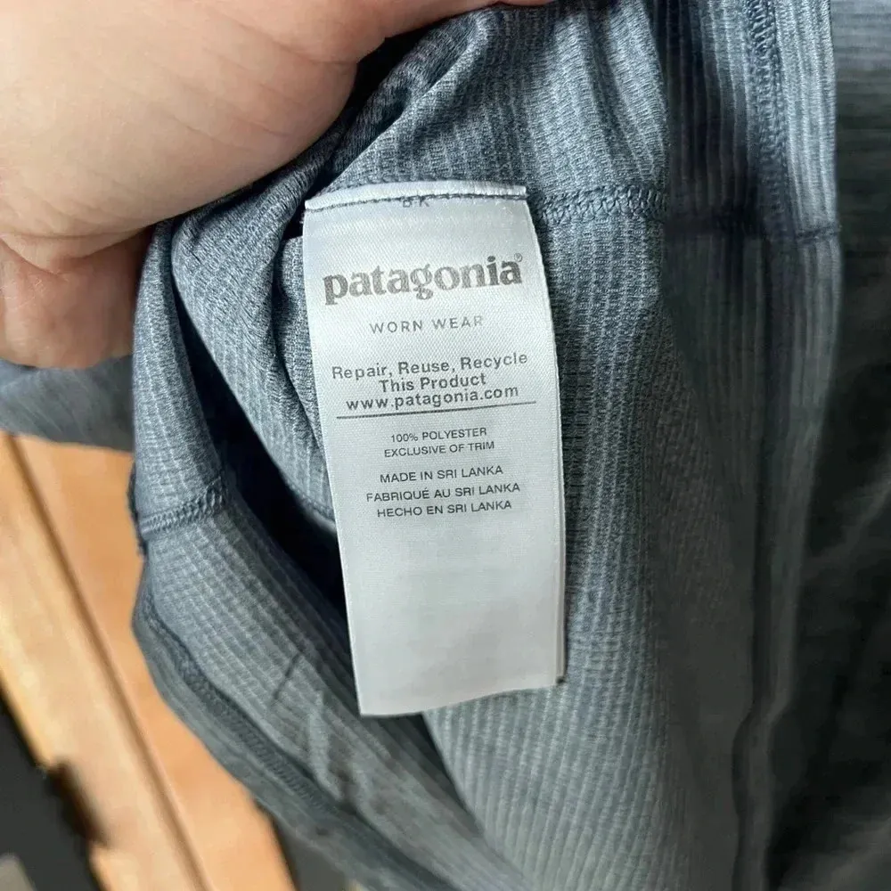 Patagonia Short sleeve tee air flow heathered gray scoop neck workout hiking - Image 5