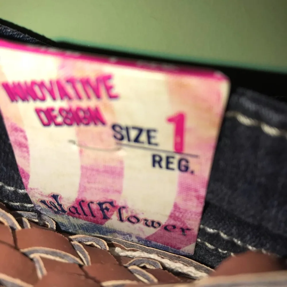 WALLFLOWER JEAN CUTOFF SHORTS SIZE 1 - Image 31