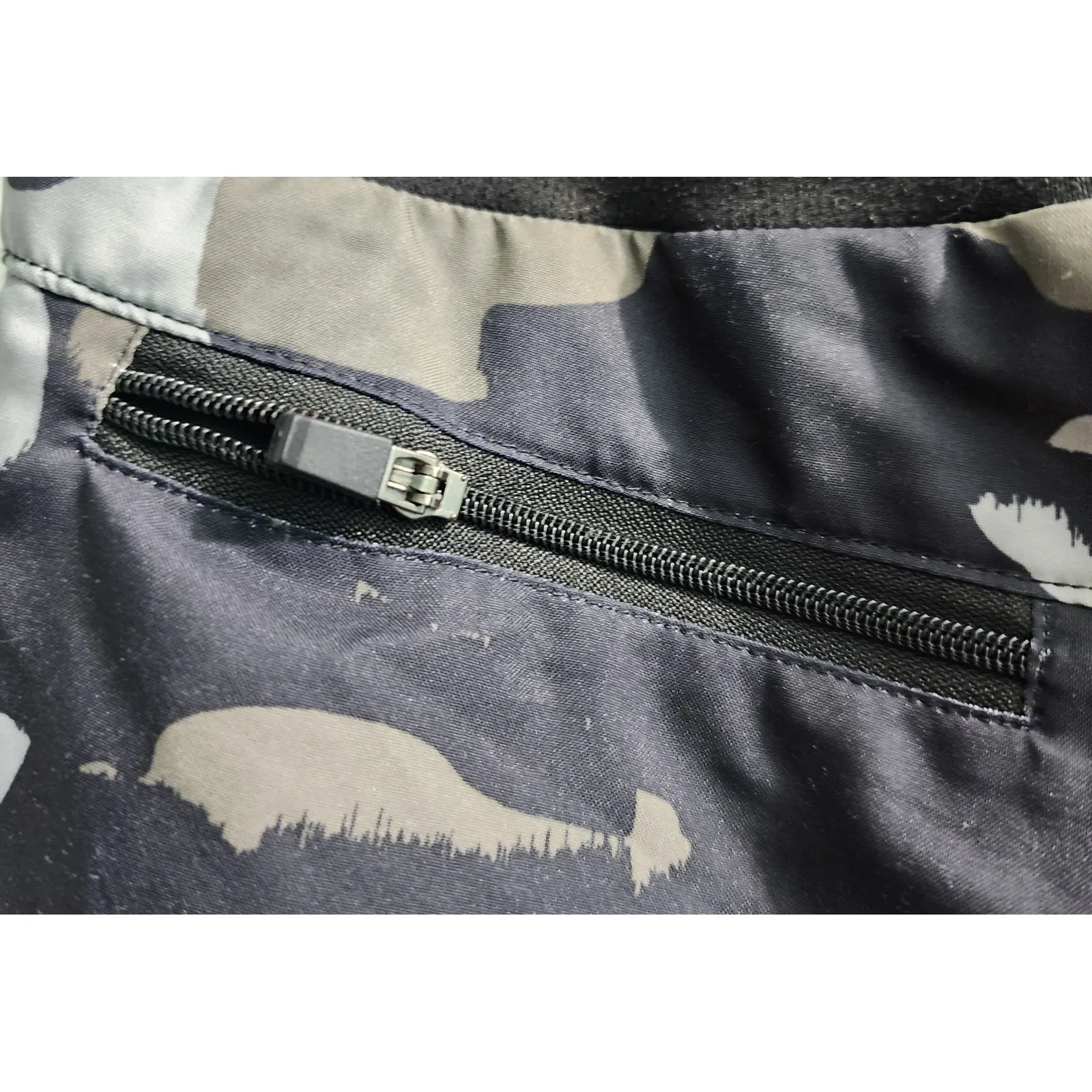 Mono B Camo Running Shorts Athletic Workout Activewear Shorts Small Gray - Image 3