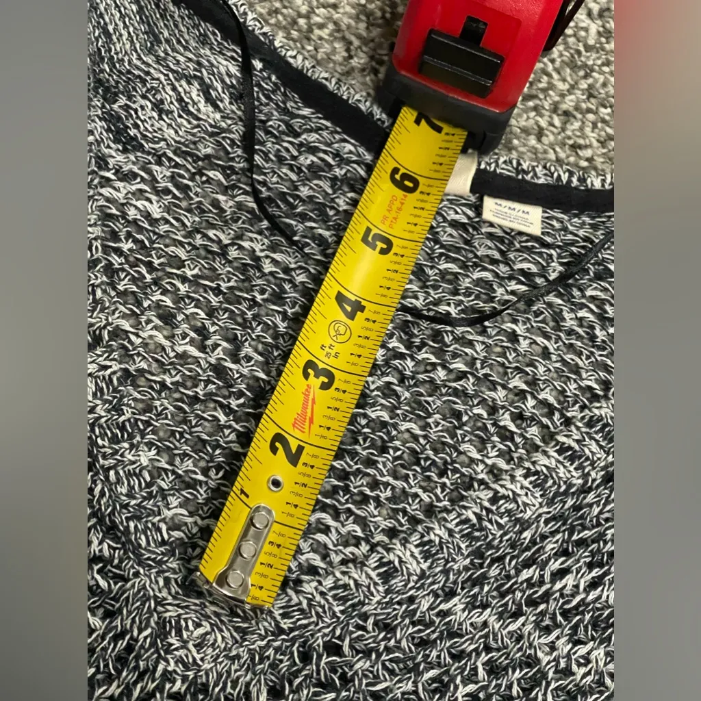 Roxy Heather Gray Knit Sleeve Crochet Long Sleeve V Neck Sweater M Junior’s - Image 10