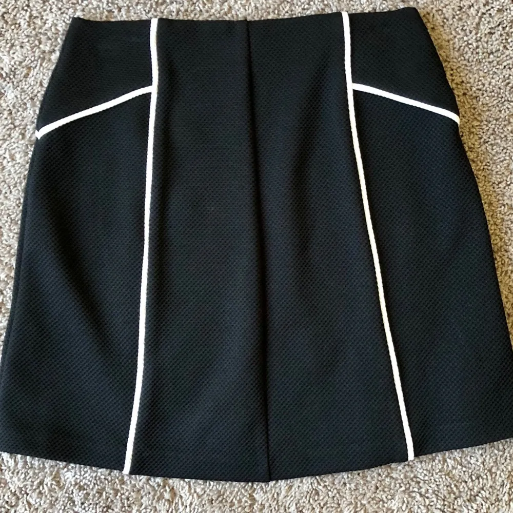 Elle ⭐️ Black & White Skirt - Image 5