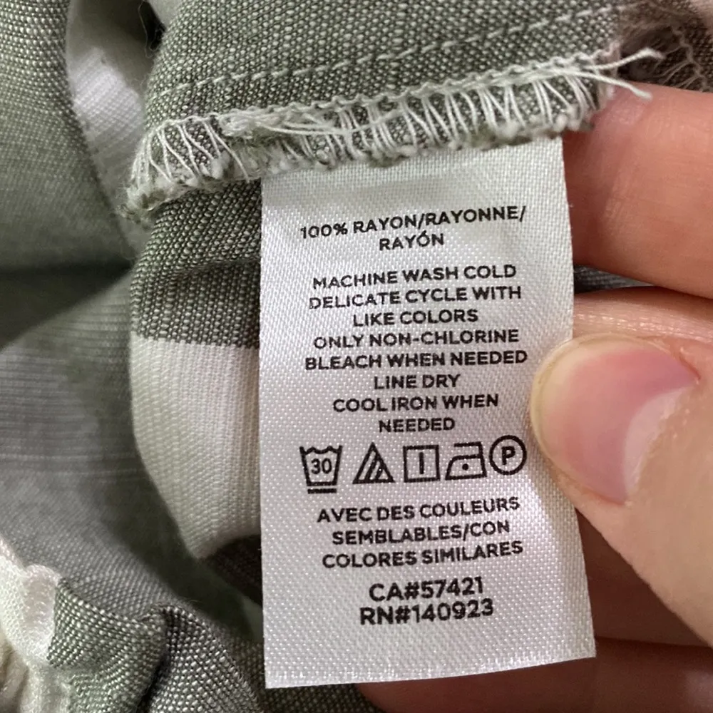 Loft outlet high rise paperbag front tie striped shorts size XS - Image 8