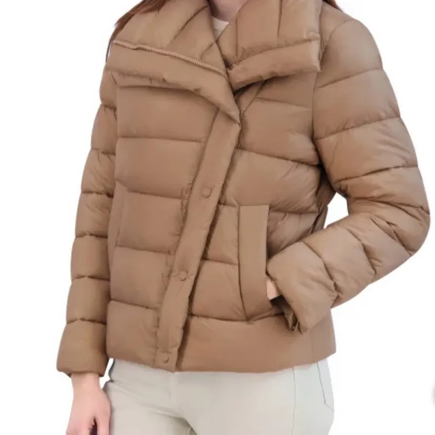 Tahari NWT  women puffer jacket - Image 3