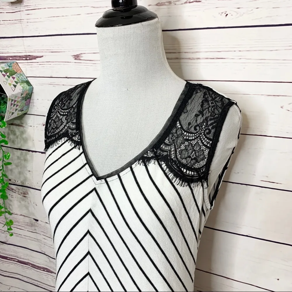 WHBM Black & White Lace Trim Chevron Stripe Tank Top Size XS - Image 5