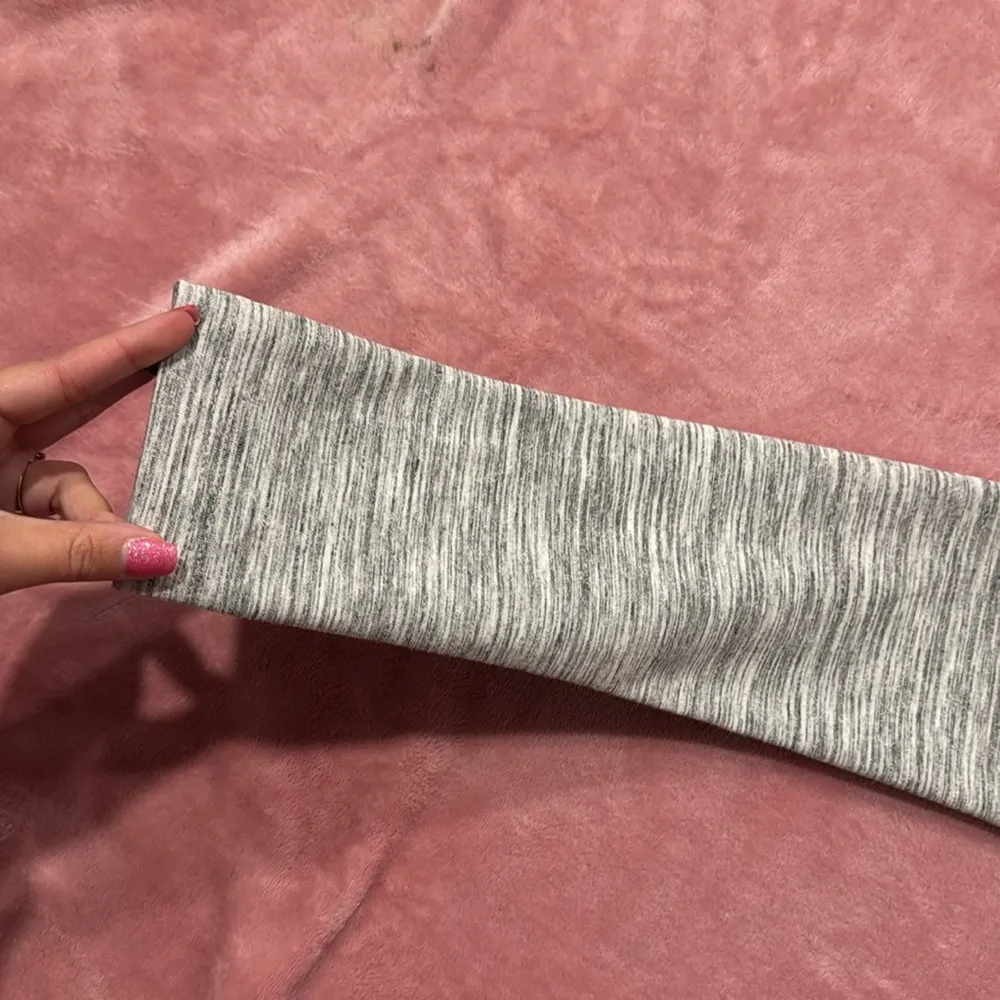 Fabletics sweatshirt - Image 4