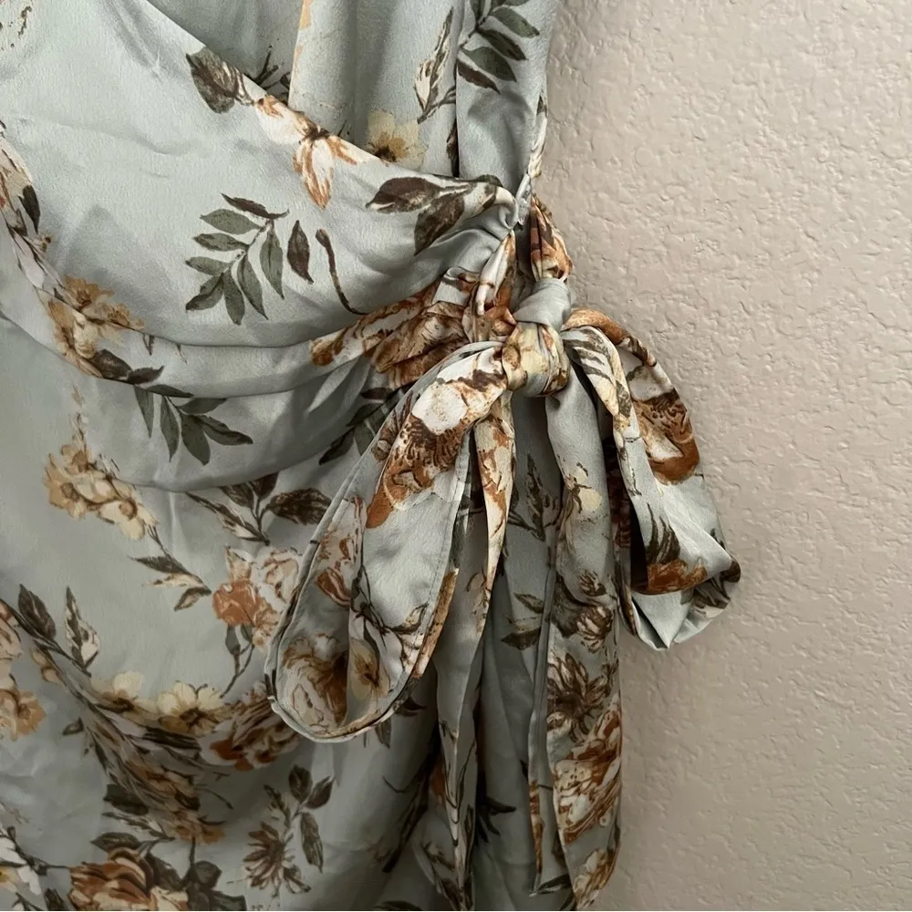 Dress Forum Satin Floral Tulip Wrap Dress Size: S‎ - Image 8