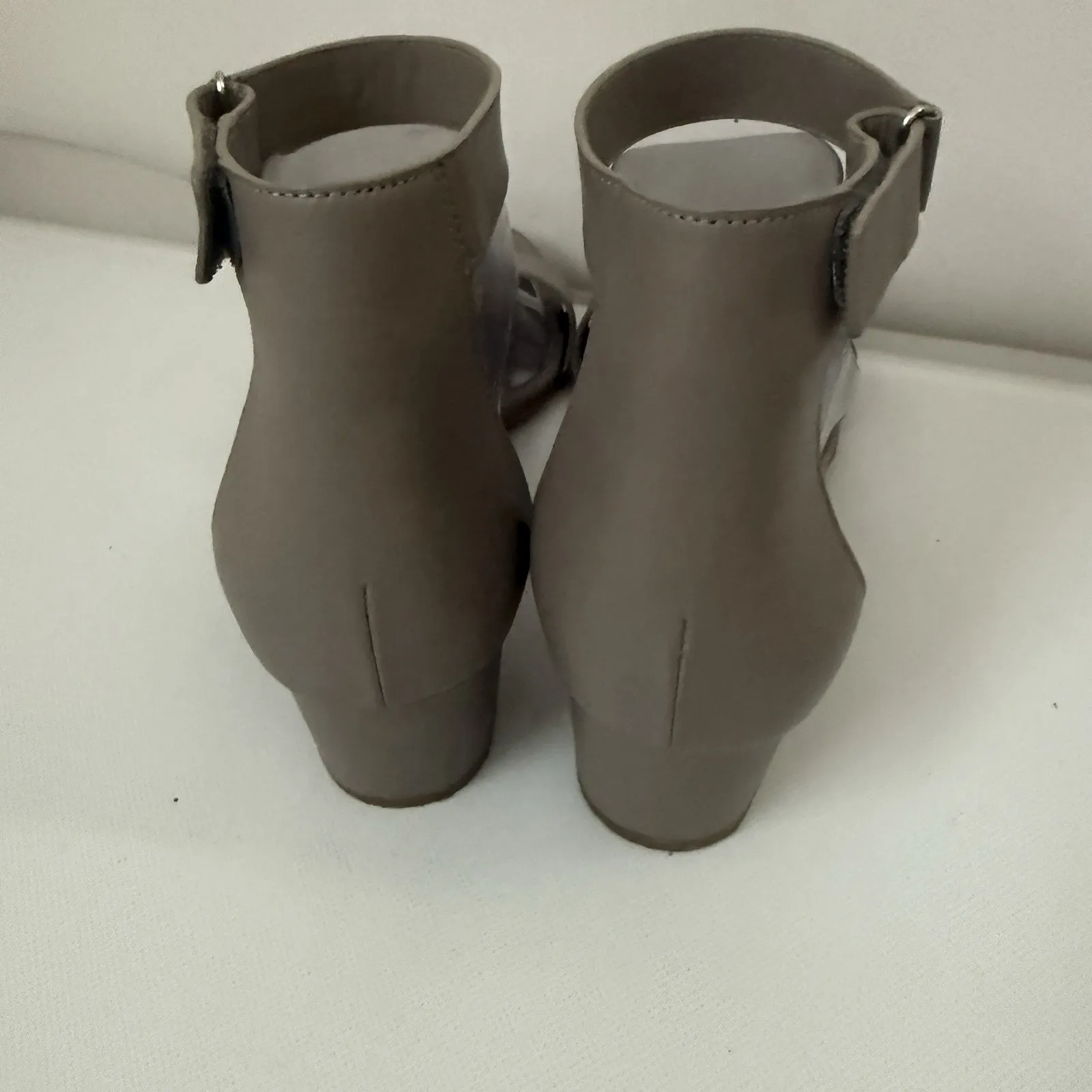 Vince “Rita” Ankle Strap Leather Heeled City Taupe Sandals 9.5M - Image 4