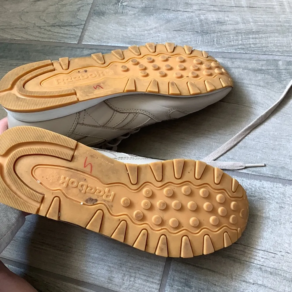 Reebok neutral sneaker - Image 7