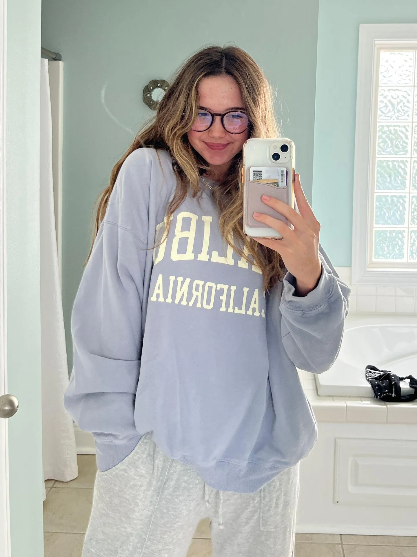 Brandy Melville Malibu Crewneck - Image 4