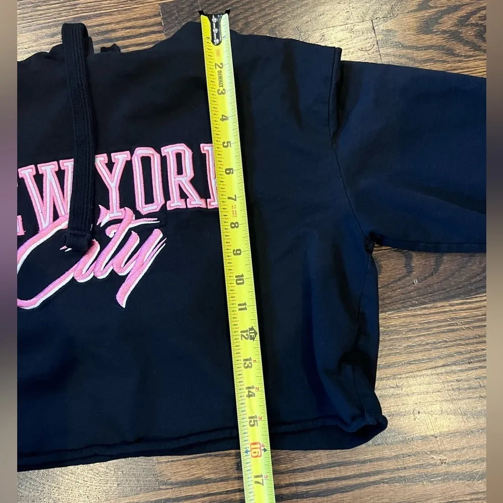 Divided by H&M Black Pink New York City Hooded 3/4‎ Sleeves Crop Top Women’s MED - Image 7