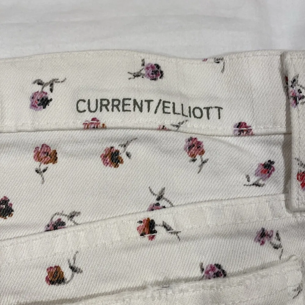 Current Elliott Floral Boyfriend Shorts Size 27 - Image 4