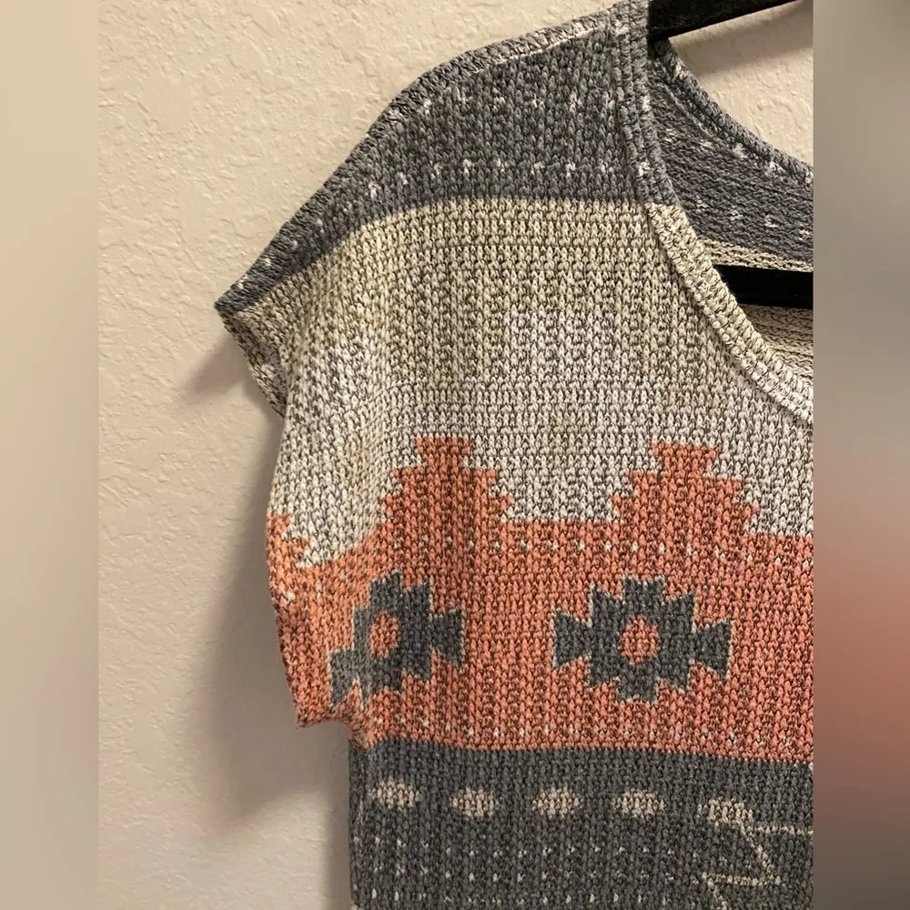 Blu Planet Aztec Print Short Sleeve Knit Top Size XL - Image 3