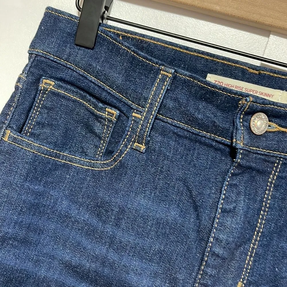 Levi 720 High Rise Super Skinny 28 EUC - Image 9