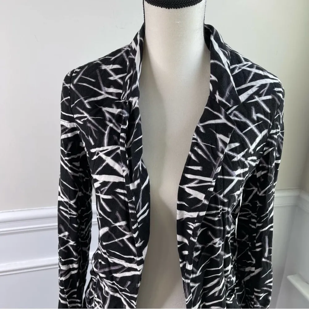 Aritzia Talula open‎ front abstract light jacket size 8 - Image 6