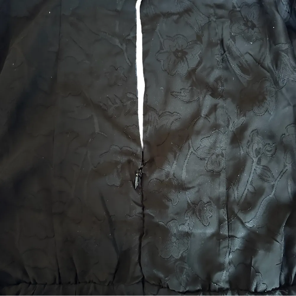 Torrid Black Peplum Chiffon Clip Floral Puff Sleeve Top Size 3 or 3X or 22-24 - Image 8