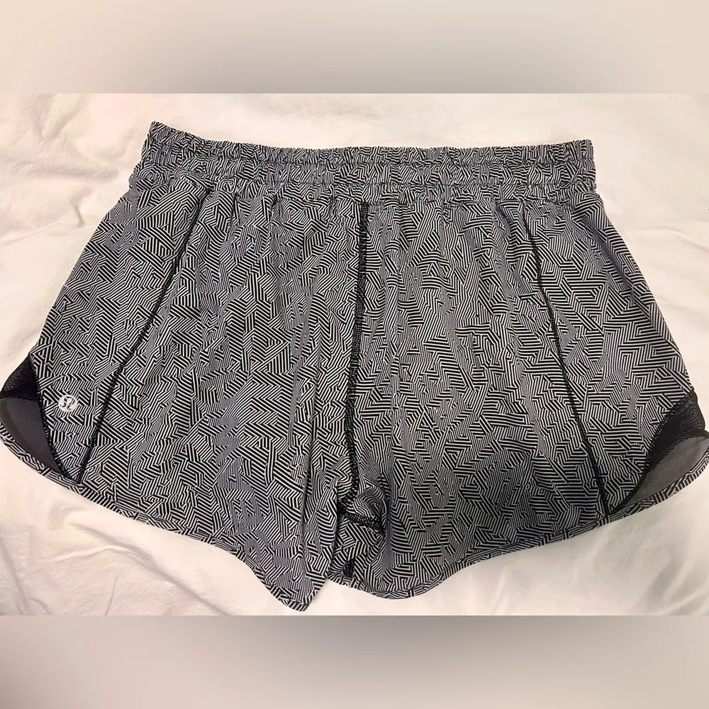 Lululemon Hotty Hot Running Shorts - Image 5