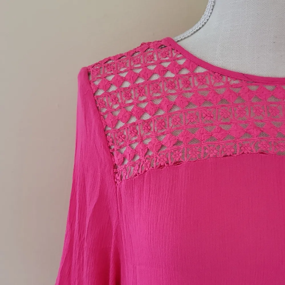 Profile Apparel fuchsia guaze blouse size medium - Image 2