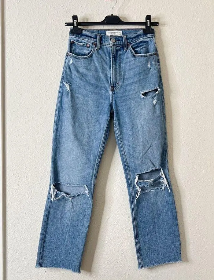 Abercrombie & Fitch The Ankle Straight Ultra High Rise Distressed Jeans Size 26 - Image 2