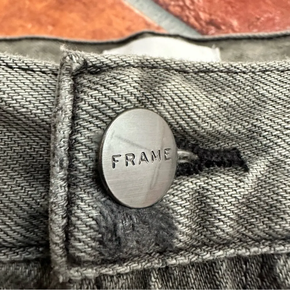 Frame Le Garcon Crop Jeans - Image 4