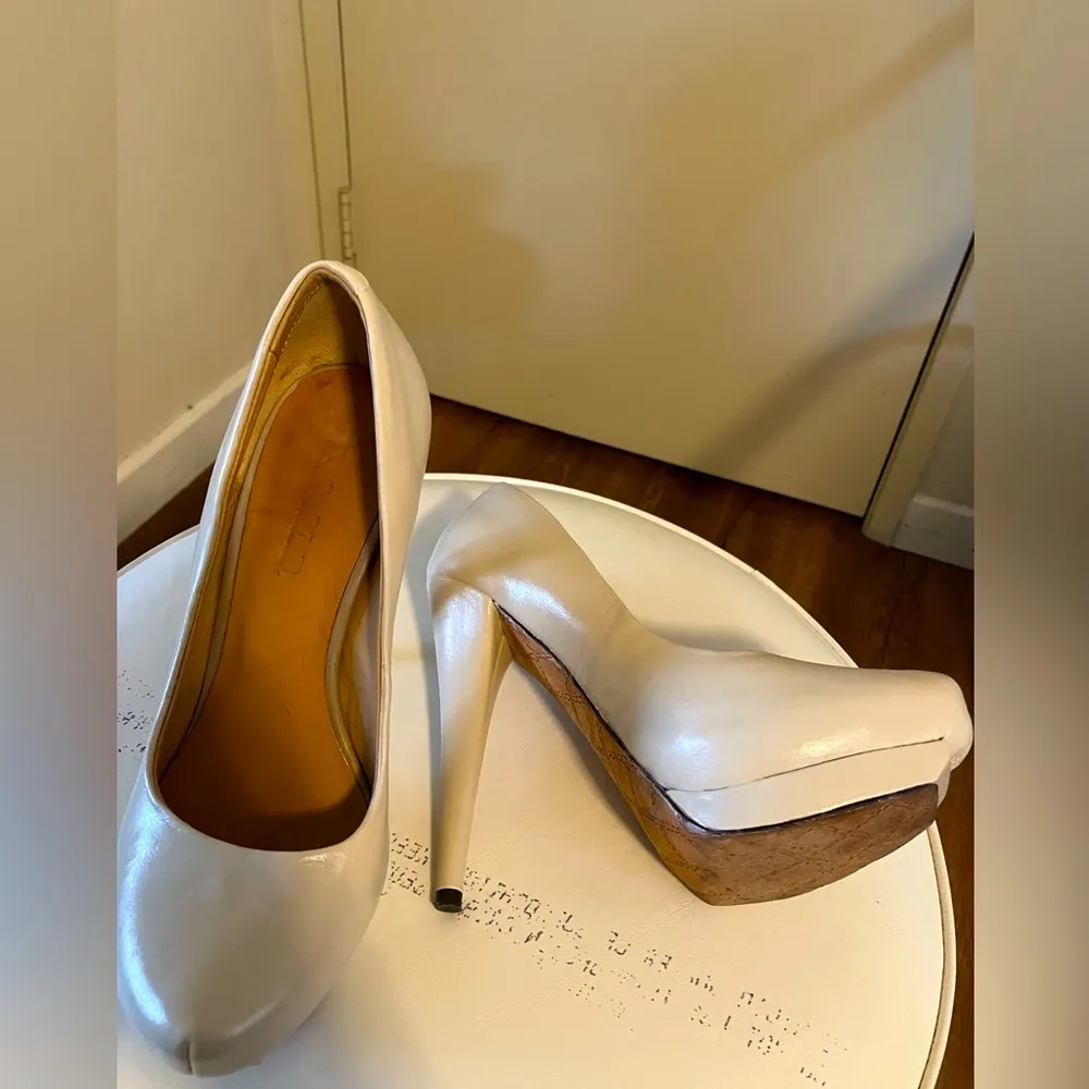 L.A.M.B. Real Leather Nude Platform Pumps Size 6 - Image 13