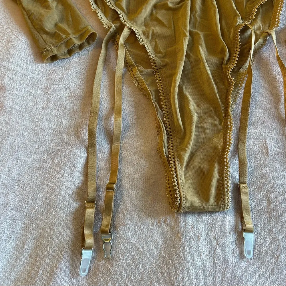 Fredericks of Hollywood Lola Lee sheer nude body suit/teddy size M - Image 4