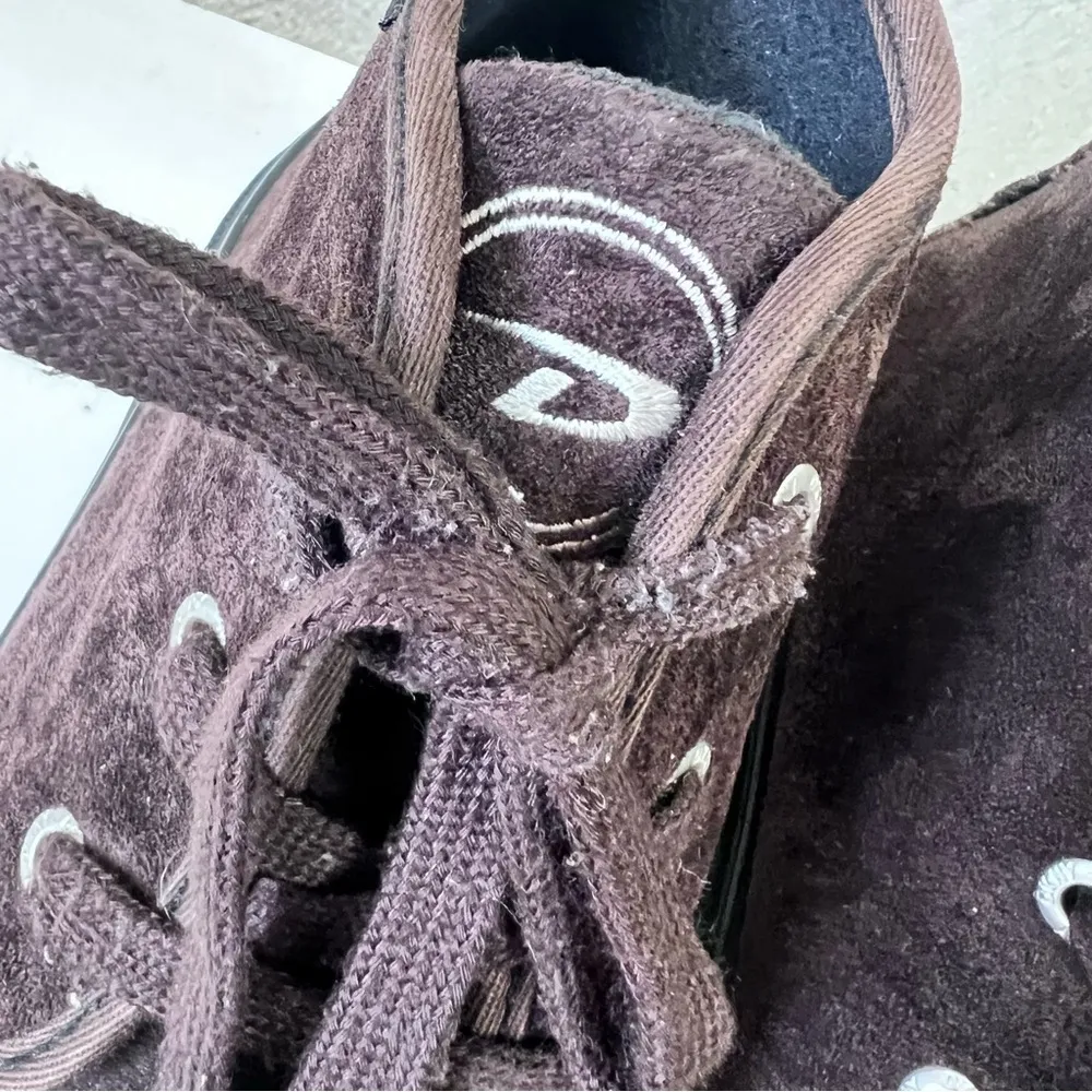 DKNY  Y2K Brown Suede Chukka Boots - Image 5