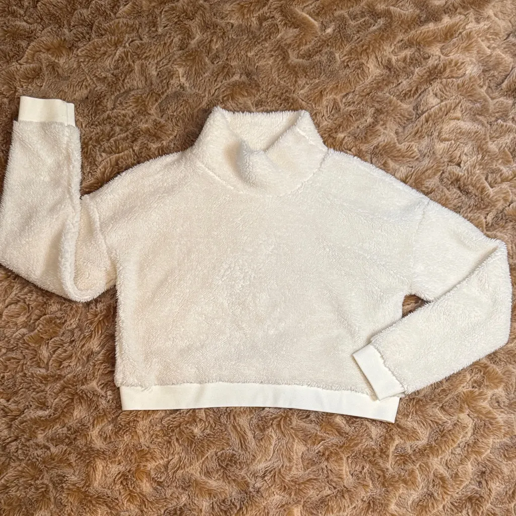 Beyond Yoga Cozy White Turtleneck Sweater size M - Image 2