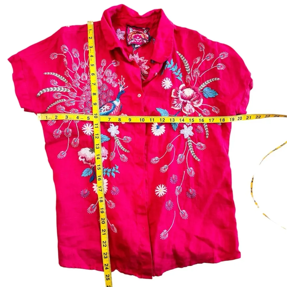 Johnny Was 100% linen Embroidered Red short sleeve blouse - Image 3