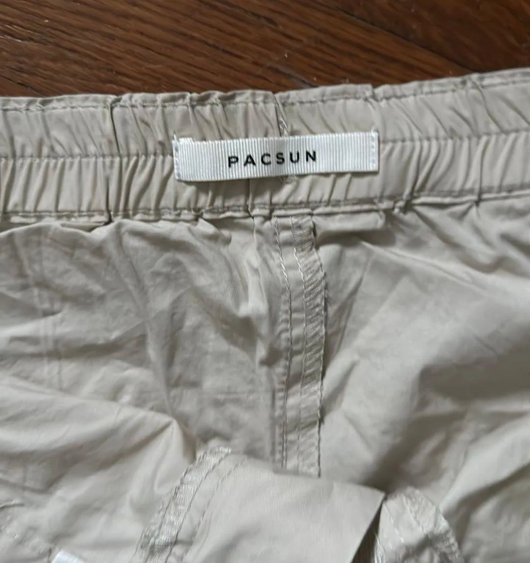 Low Rise  Cargo Shorts - Image 2