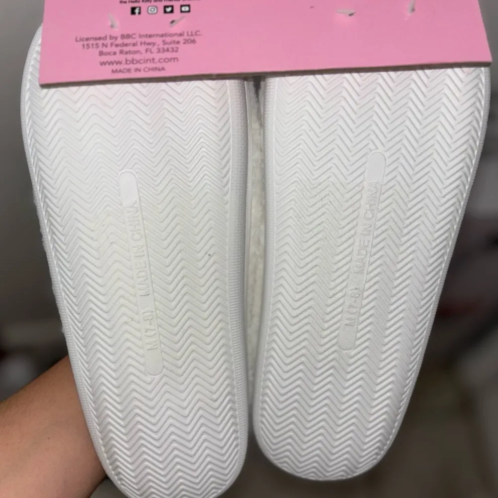 Slippers - Size Medium - Image 5