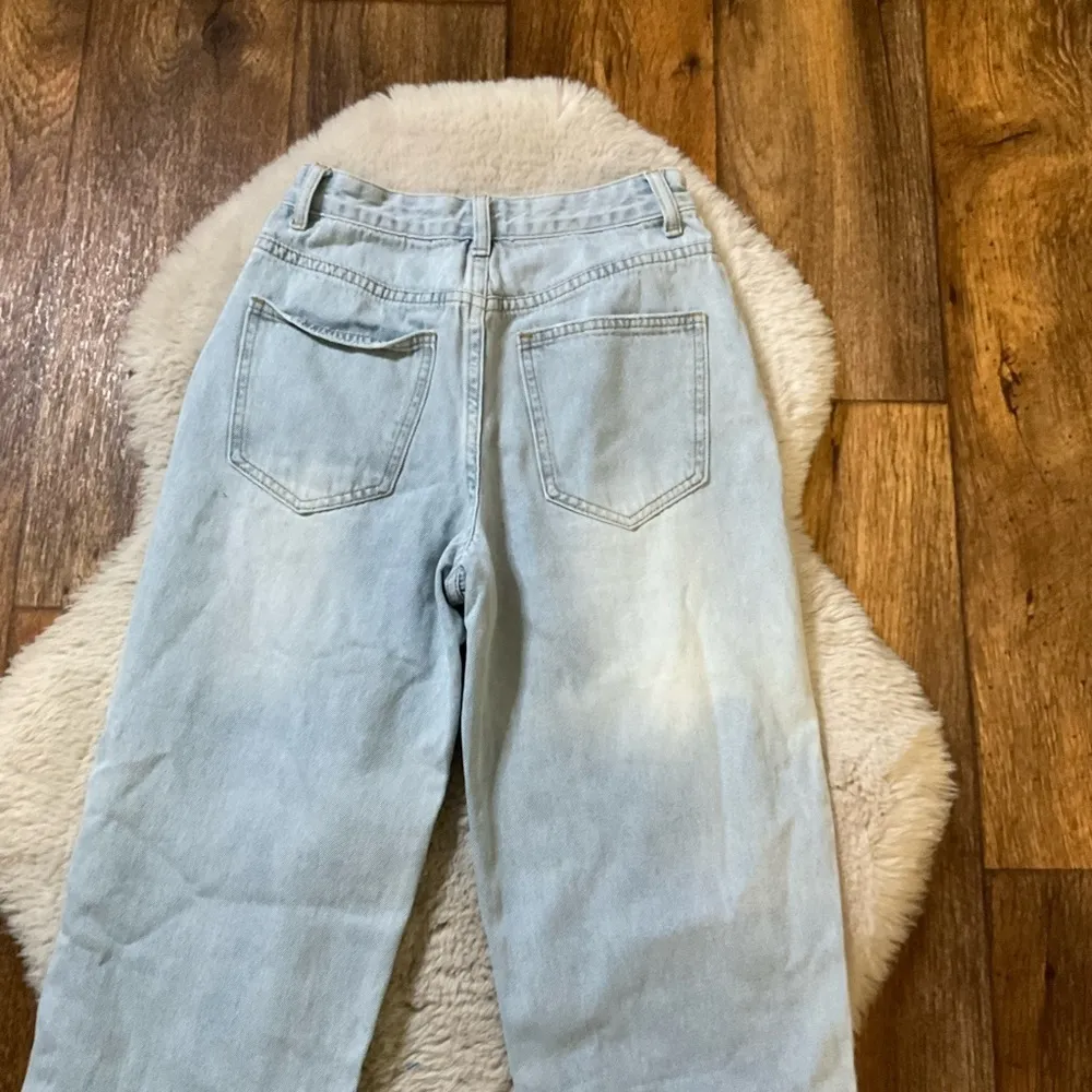 Petal &‎ Pup Light Wash Asymmetrical Button Fly Denim Jeans Women's 0 Raw Hem - Image 10