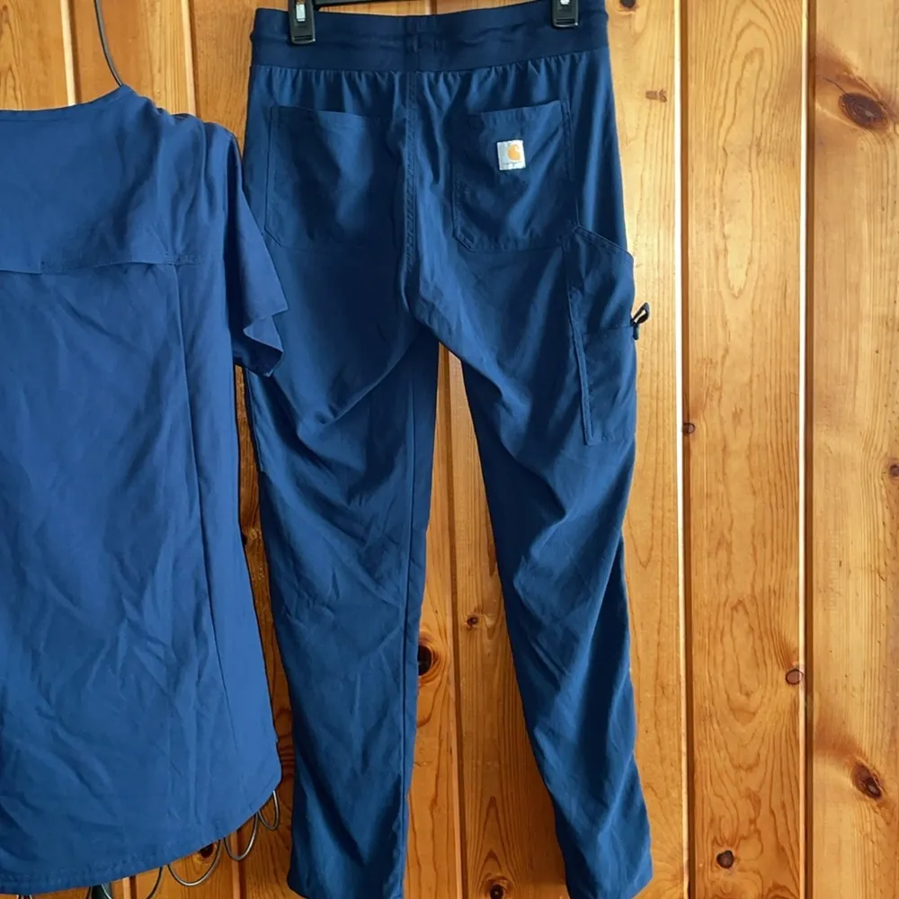 Carhartt Women's Modern Fit Tuck-In Top/Slim Leg Pant size SM/MD blue scrubs - Image 8