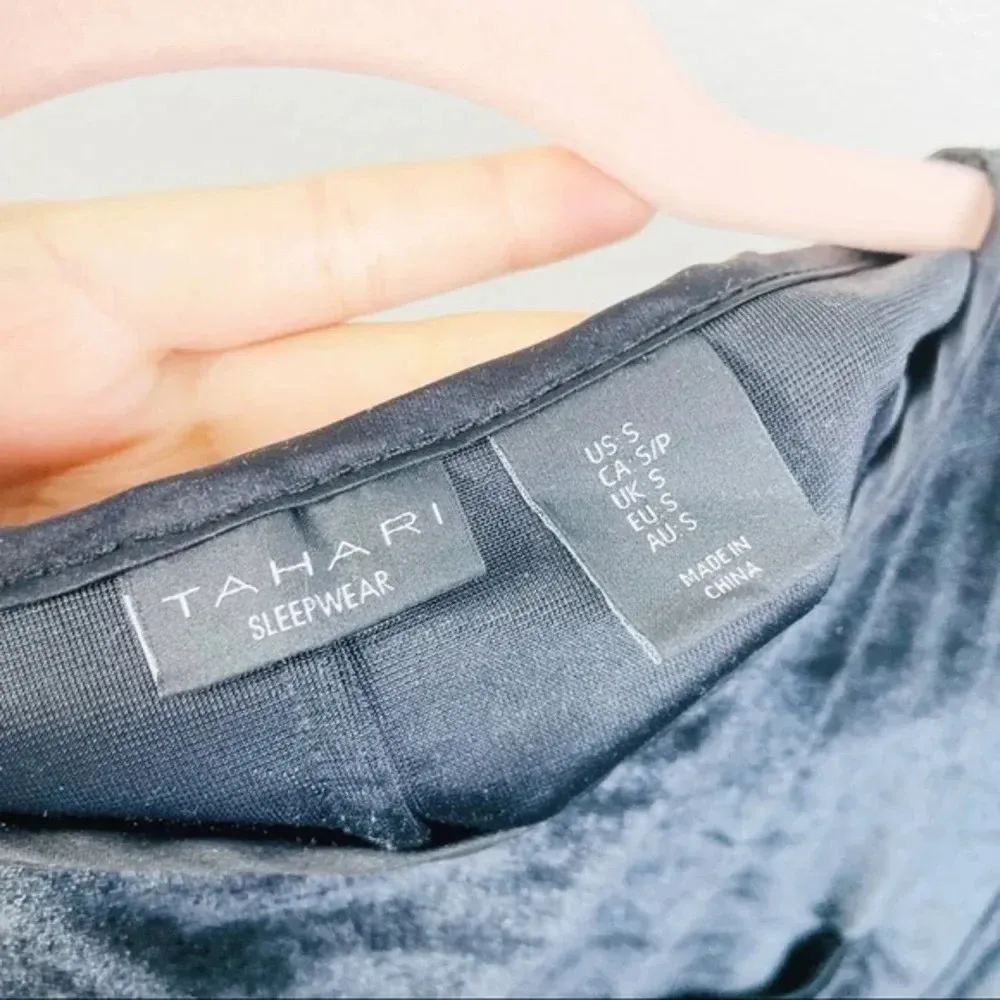 TAHARI Black Velvet‎ Short Sleeve Lounge Top Size Small - Image 7