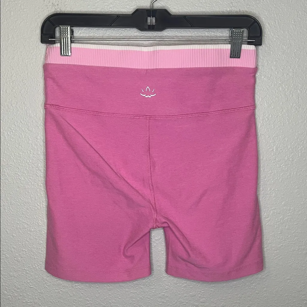 Beyond Yoga Spacedye In the Mix Biker Short Pink Bloom Heather Size Medium - Image 2
