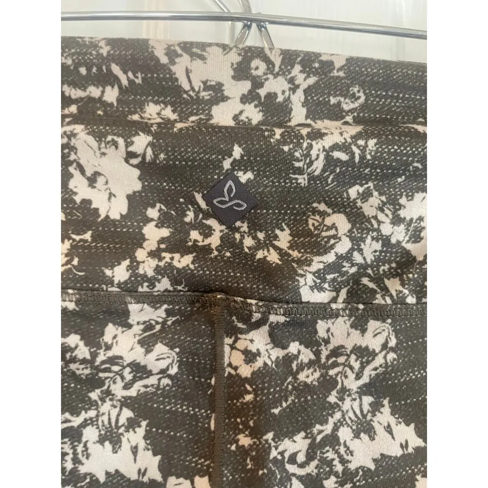 prAna WOMEN'S 3/4 LEGGING  PILLAR PRINTED CAPRI (SLATE CANOPY) Size Medium. - Image 4