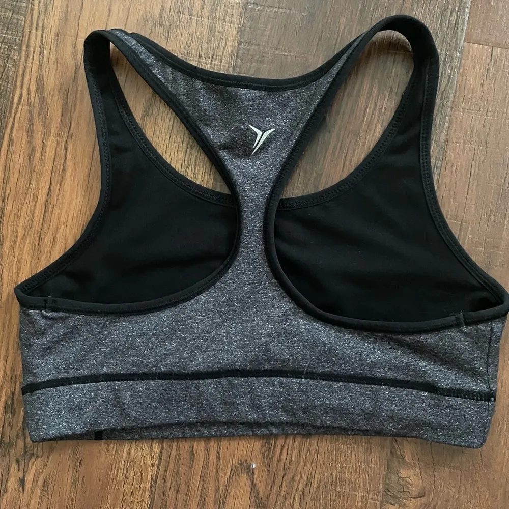 OLD NAVY Active sport bra, size M - Image 2