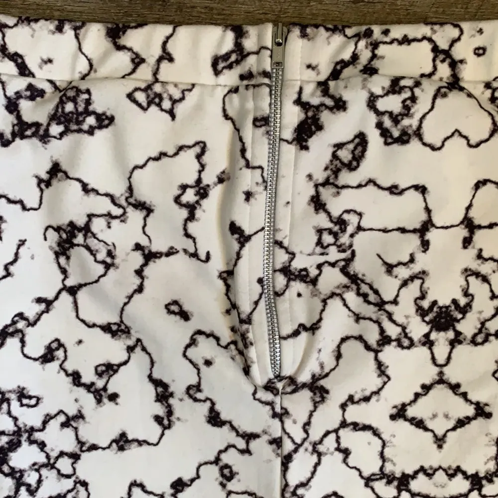 Midnight Alias Marble Stretch Skirt SZ 8 White - Image 7