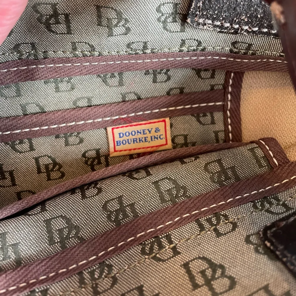 Vintage Dooney & Bourke Monogram Tassel Tote Tulip Tassel Large Green & brown - Image 8