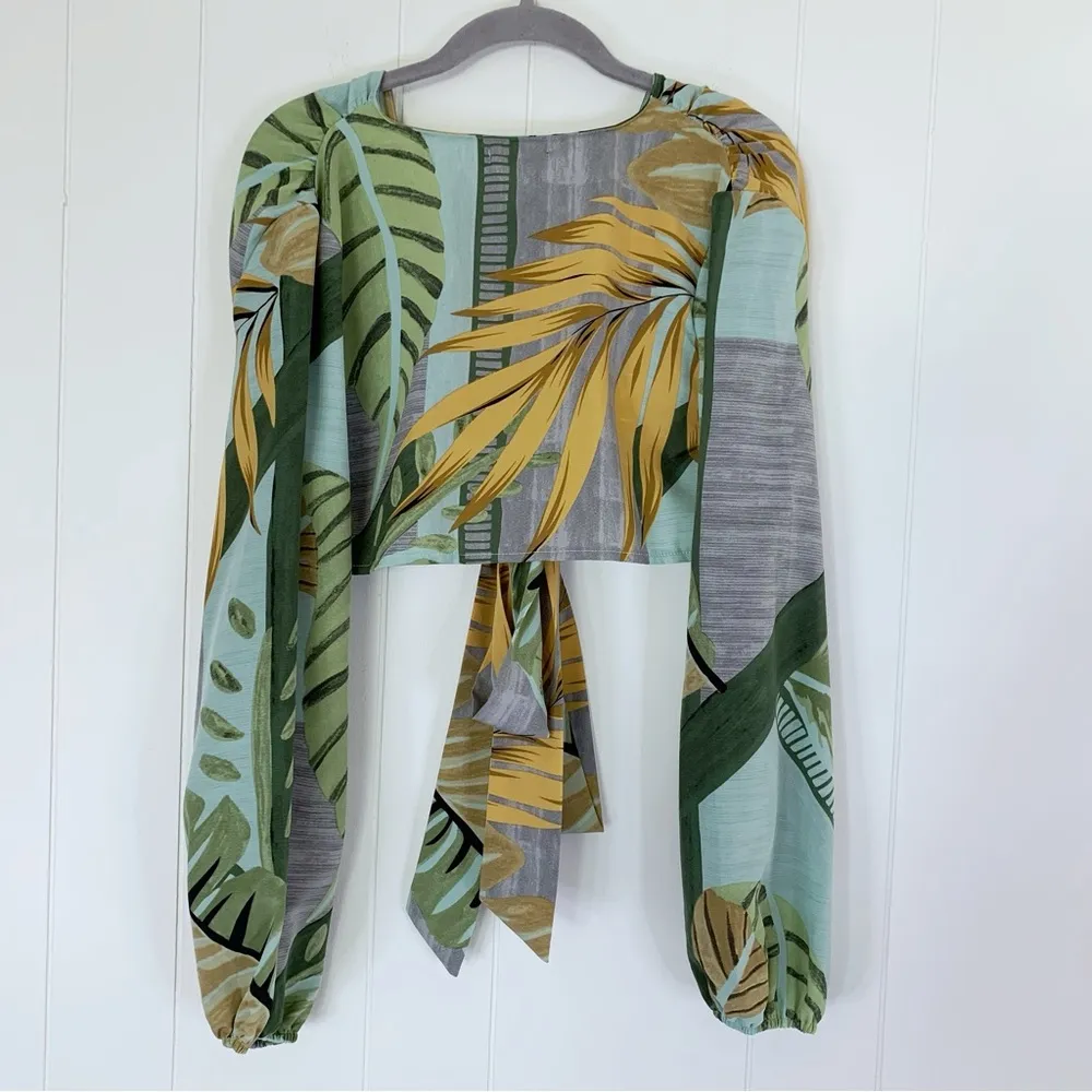 NWT  Palm Print O-Ring Crop Long Sleeve Blouse 2 - Image 3