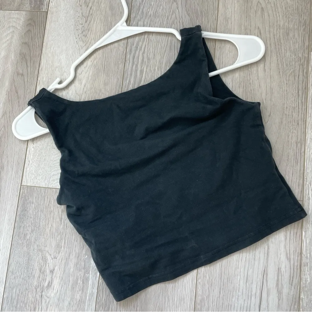 Brandy Melville Square Neck Double Lined Crop Tank Top Black (one size) - Image 3