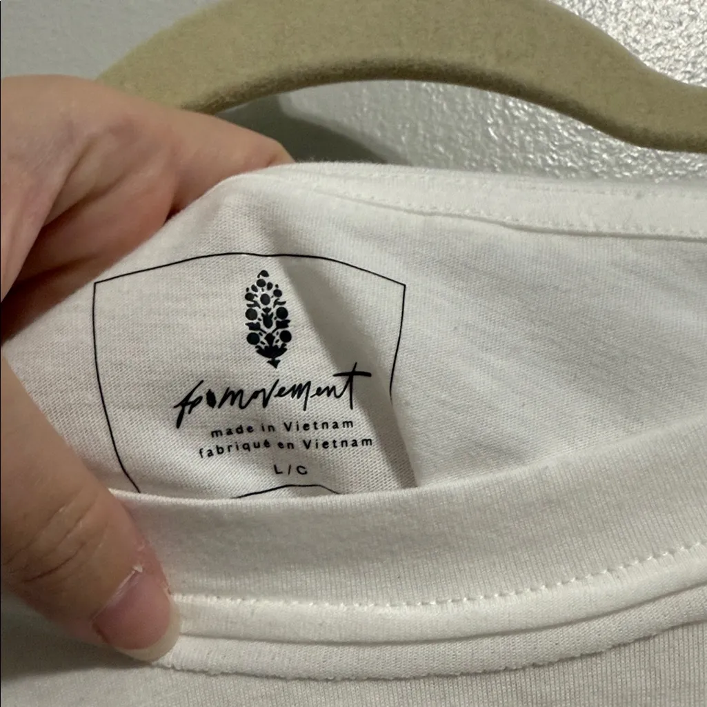 Free People Movement Inspire Boxy Cropped Shirt Size L White Orange Blue Logo - Image 5