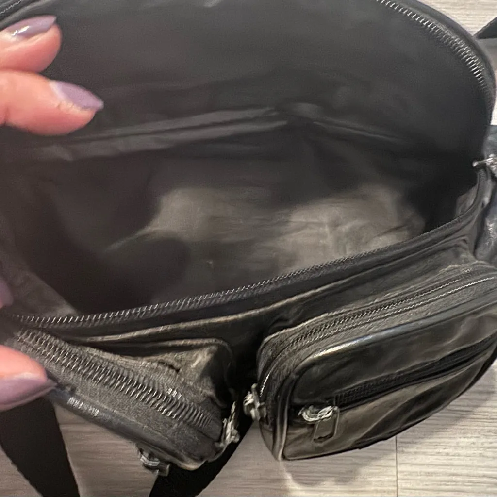 Belt Bag/Fanny Pack-black with adjustable waist. Unbranded. - Image 4