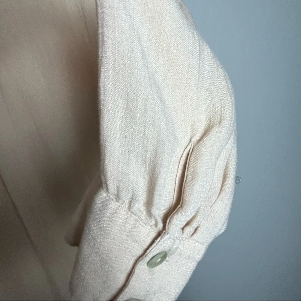 ⭐️Kori beige henley style button up blouse size medium - Image 12