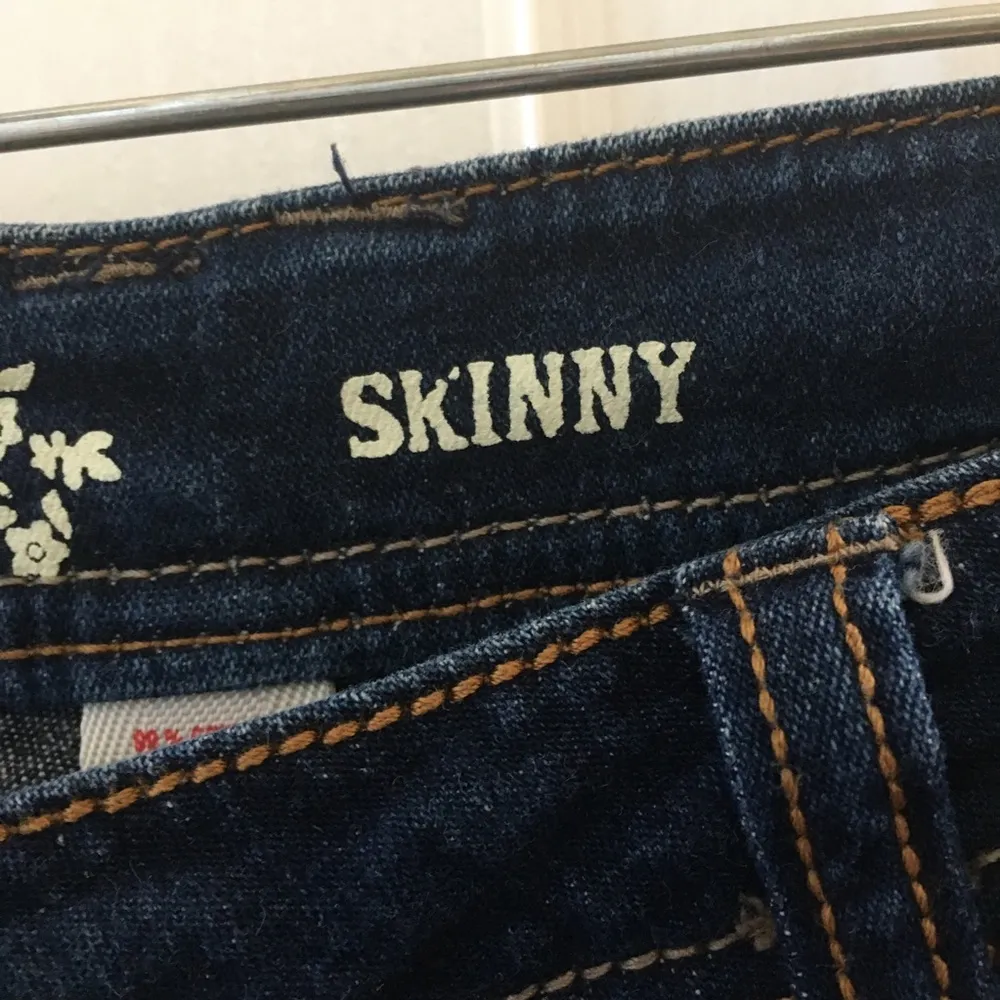 FINAL MARKDOWN Junior mossimo skinny jeans 15 Size undefined - Image 5