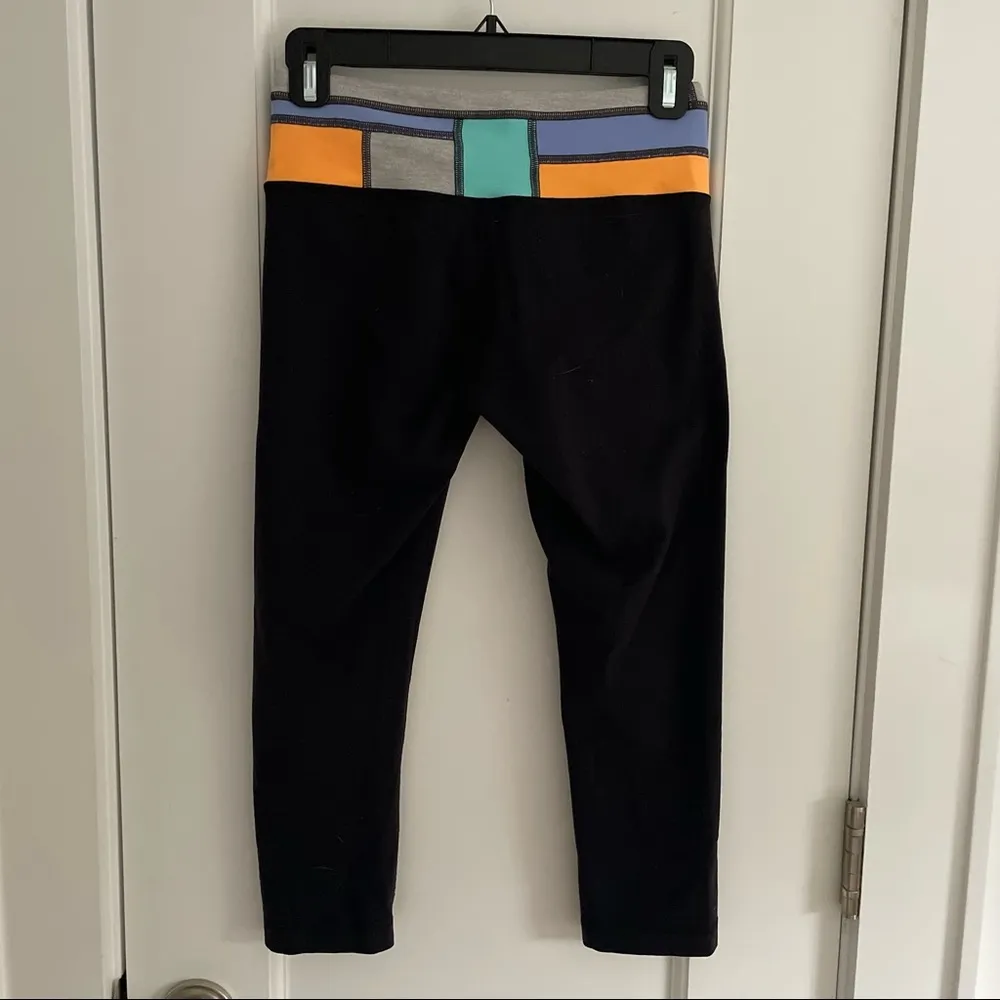 Lululemon x SoulCycle Wunder Under Crop 21” size 4 - Image 2