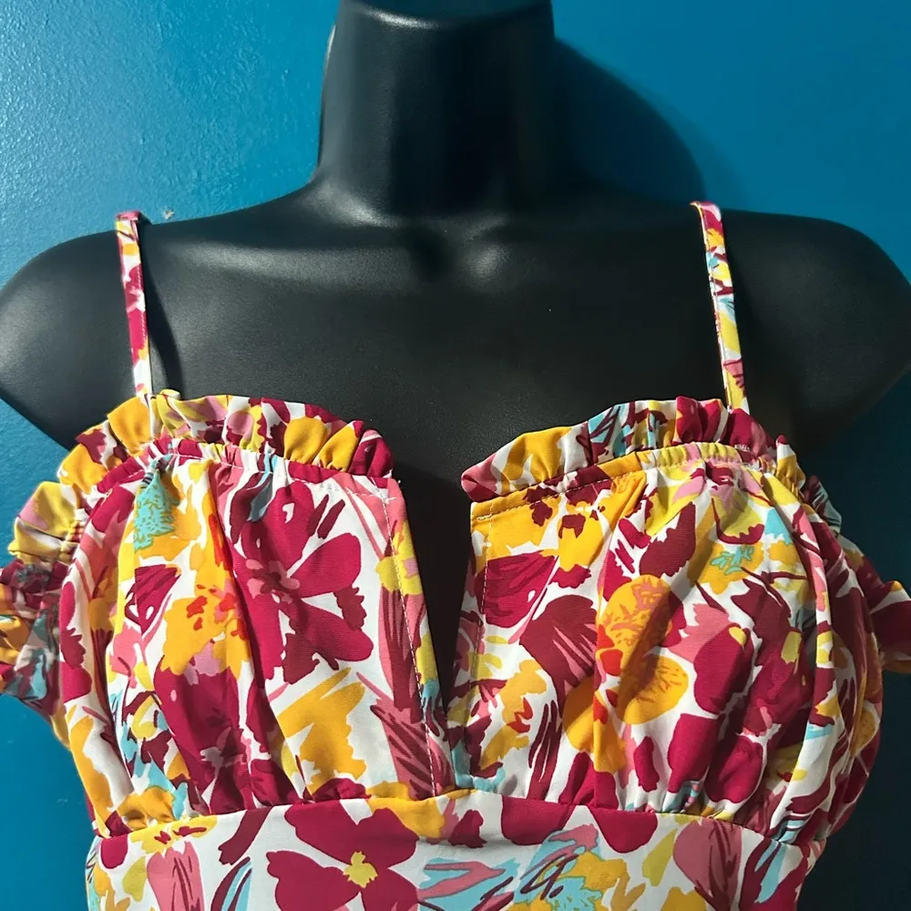 SHEIN Pink & Red Floral Romper - Image 3