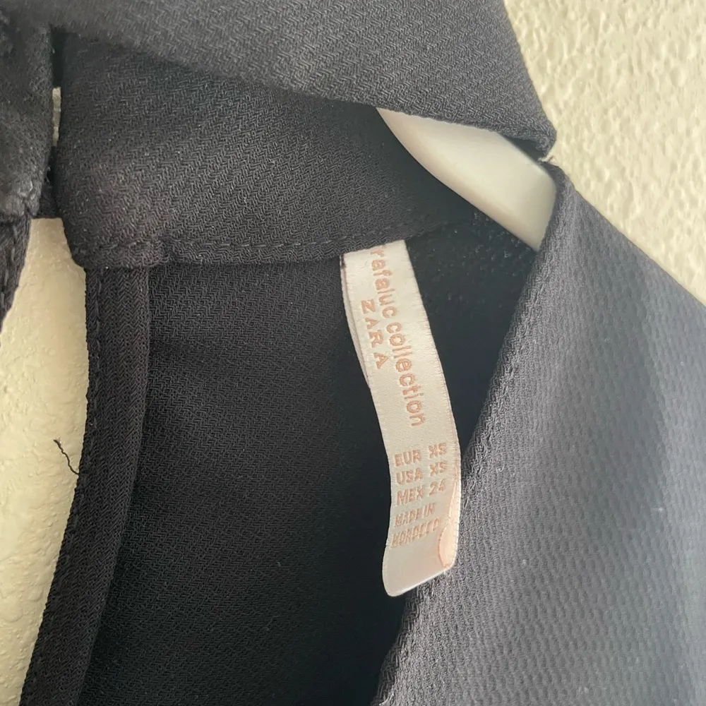 Black Crop Top Mid Sleeve - Image 4