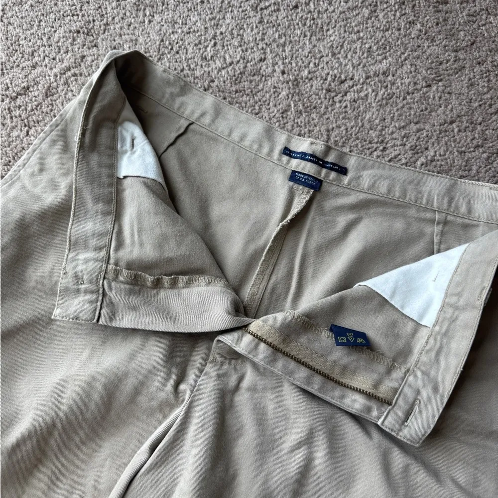 Ralph Lauren Sport khaki tan Flat Front shorts - EUC - logo detail - fits medium - Image 5